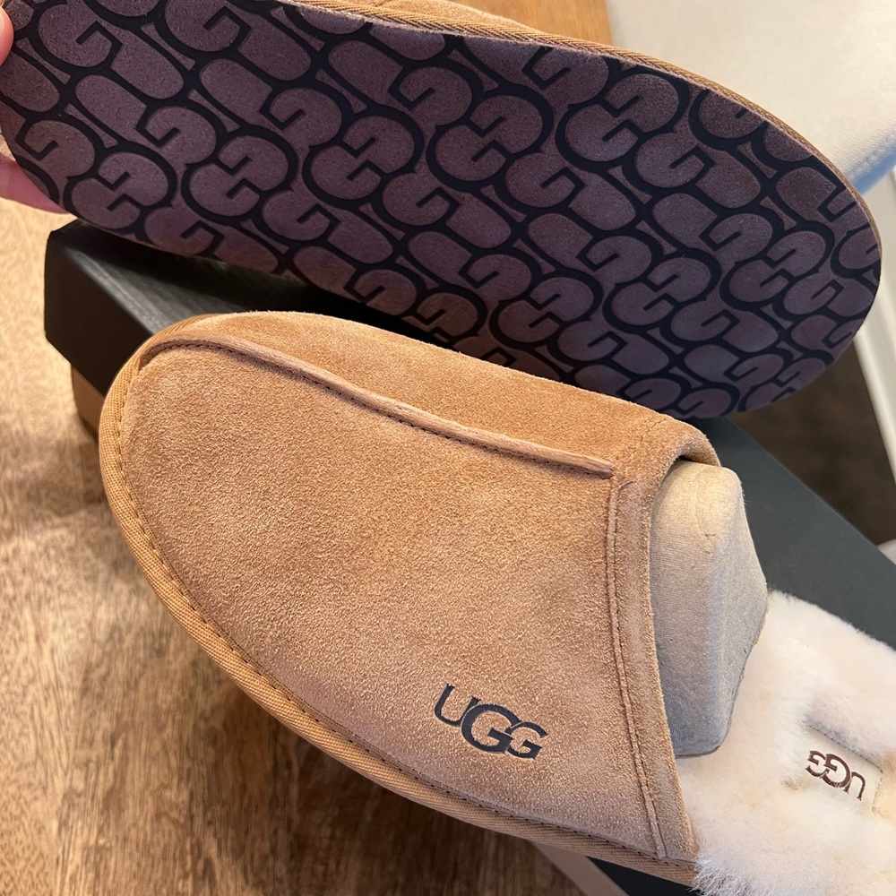 UGG - Men’s slippers- chestnut color -NWT - Size 12